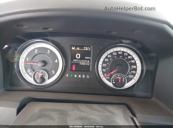 3C6UR5CL2HG678404 2017 RAM 2500 White Հետևի նստատեղերի տեսք