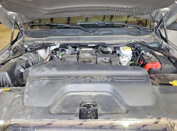 3C6UR5CL2RG408252 2024 RAM 2500 Gray Vista interior trasera