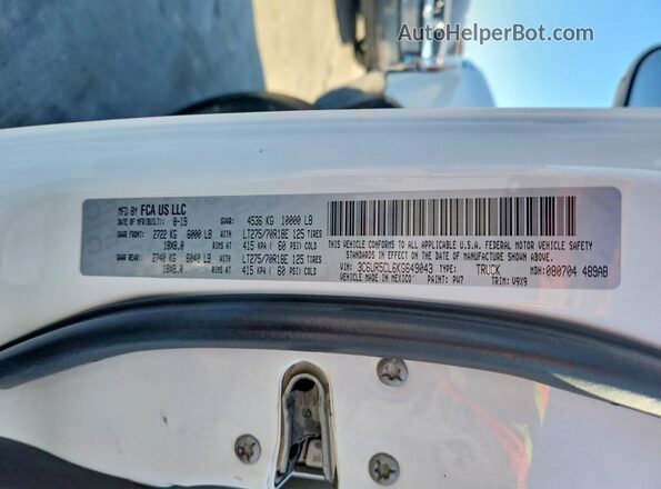 3C6UR5CL6KG649043 2019 RAM 2500 White Widok komory silnika
