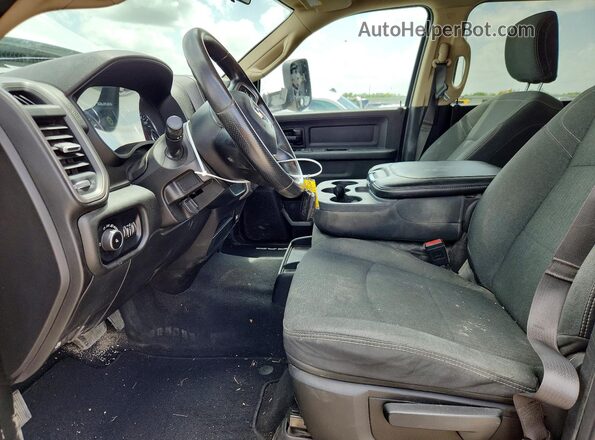 3C6UR5CL6LG197340 2020 RAM 2500 White Front interior view