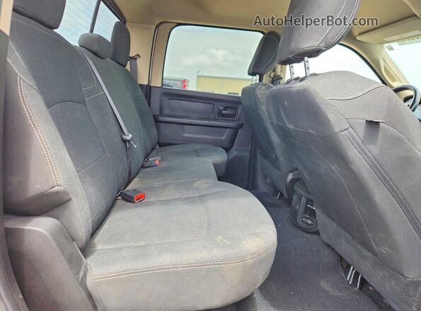 3C6UR5CL6LG197340 2020 RAM 2500 White Rear seats view