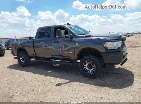 3C6UR5CL7NG209093 2022 RAM 2500 Серый Вид задней части салона