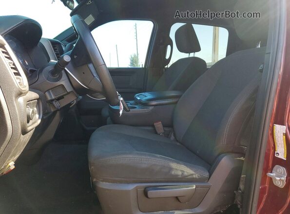 3C6UR5CL9NG143372 2022 RAM 2500 Red Widok wnętrza z przodu