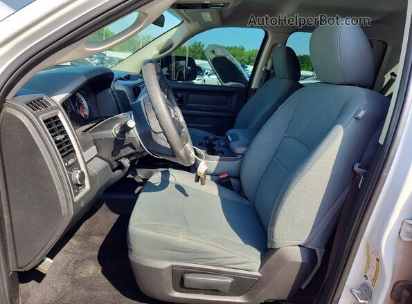 3C6UR5CLXHG610545 2017 RAM 2500 White Front interior view
