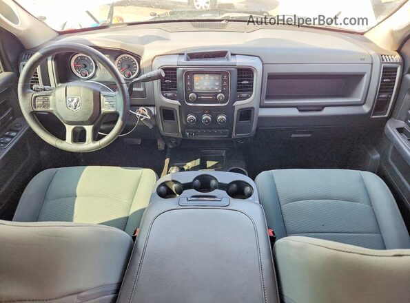 3C6UR5CLXHG610545 2017 RAM 2500 White Dashboard view