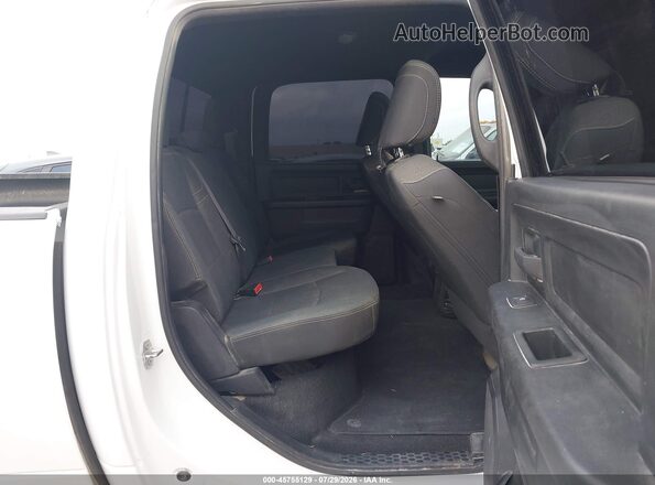 3C6UR5CLXNG220654 2022 RAM 2500 White VIN კოდის სტიკერის ხედი