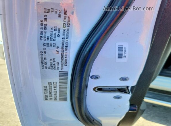 3C6UR5DJ3RG381009 2024 RAM 2500 White ძრავის განყოფილების ხედი
