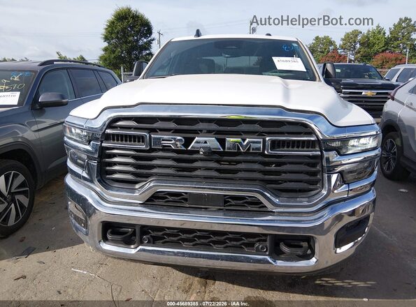 3C6UR5DJ4TG259203 2026 RAM 2500 White Widok wnętrza z tyłu