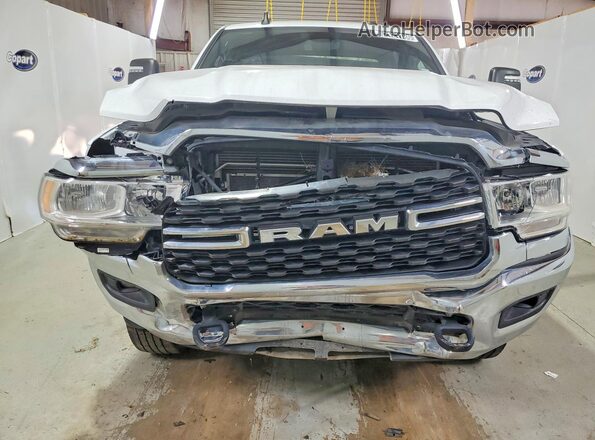 3C6UR5DJ8RG275929 2024 RAM 2500 White Widok z przodu