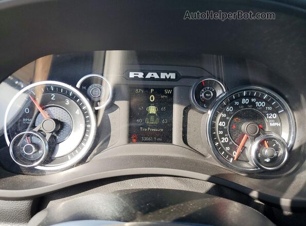 3C6UR5DJ8RG275929 2024 RAM 2500 White Widok zestawu wskaźników
