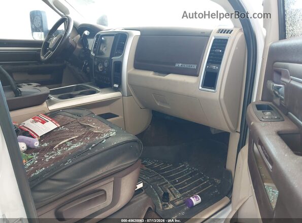 3C6UR5DL0GG109211 2016 RAM 2500 White Вид салону спереду