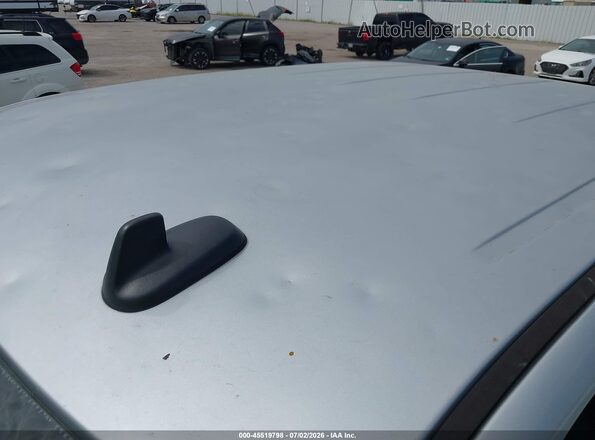3C6UR5DL2JG102722 2018 RAM 2500 Silver Widok z przodu