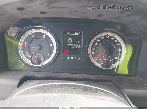 3C6UR5DL2JG102722 2018 RAM 2500 Silver Widok tylnych siedzeń