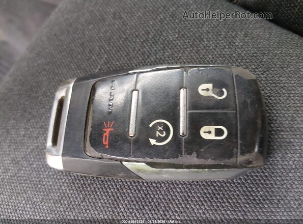 3C6UR5DL2MG510948 2021 RAM 2500 Silver Widok deski rozdzielczej
