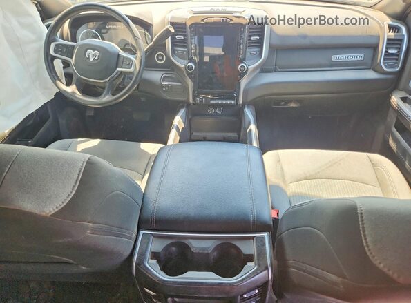 3C6UR5DL2RG179585 2024 RAM 2500 Silver Вид панелі приладів