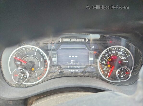 3C6UR5DL2RG179585 2024 RAM 2500 Silver Вид щитка приладів