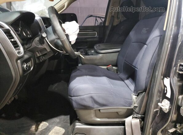 3C6UR5DL3LG115661 2020 RAM 2500 Gray Vista interior delantera