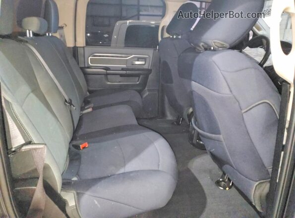 3C6UR5DL3LG115661 2020 RAM 2500 Gray Vista de los asientos traseros