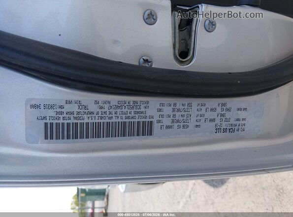 3C6UR5DL4JG402147 2018 RAM 2500 Silver Vista del compartimento del motor