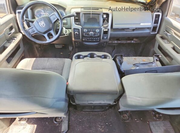 3C6UR5DL5JG170755 2018 RAM 2500 Black Dashboard view