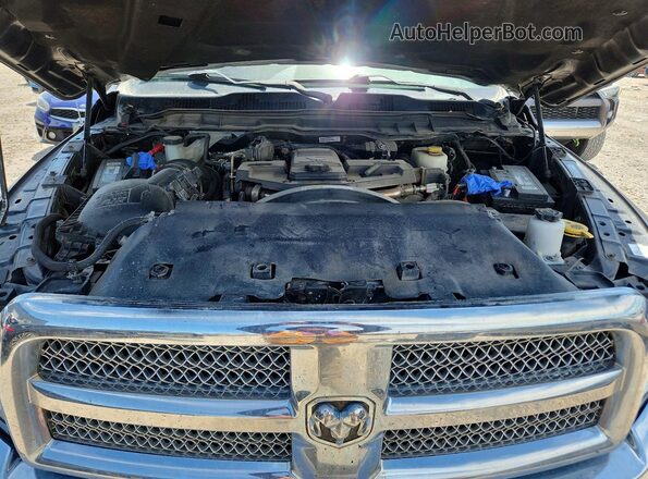 3C6UR5DL5JG170755 2018 RAM 2500 Black Rear interior view