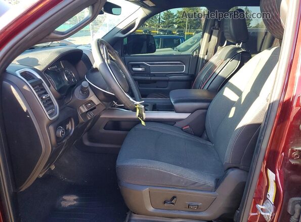 3C6UR5DL5NG283191 2022 RAM 2500 Burgundy Widok wnętrza z przodu