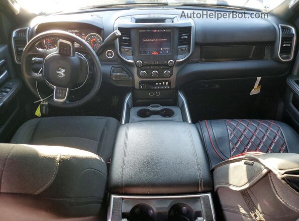 3C6UR5DL5NG283191 2022 RAM 2500 Burgundy Widok deski rozdzielczej