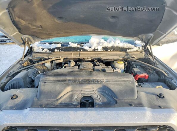 3C6UR5DL5NG309949 2022 RAM 2500 Silver Սալոնի հետևի տեսք