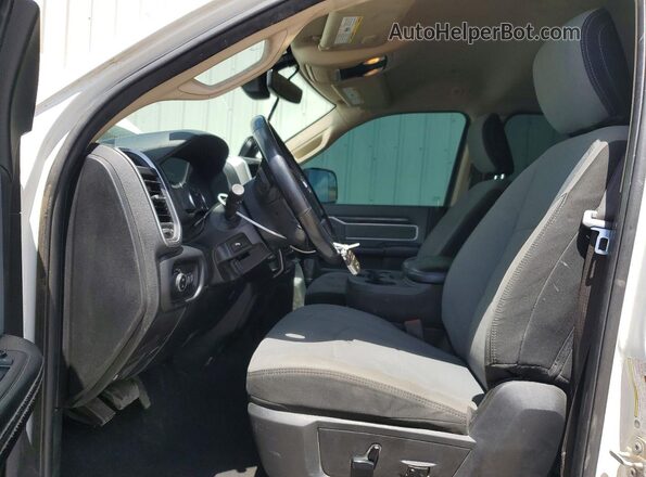3C6UR5DL6LG159136 2020 RAM 2500 White Front interior view