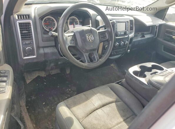 3C6UR5DL8GG178664 2016 RAM 2500 White Вид панелі приладів