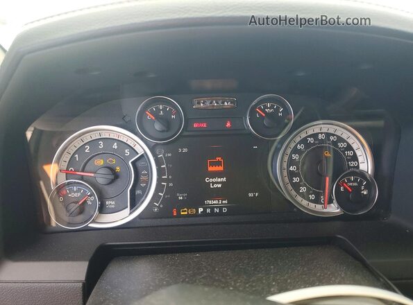 3C6UR5DL8JG147972 2018 RAM 2500 White Instrument cluster view