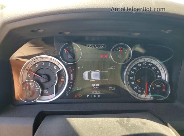 3C6UR5DL9GG297811 2016 RAM 2500 White ხელსაწყოთა პანელის ხედი