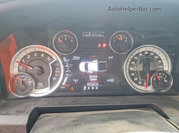 3C6UR5DLXGG268933 2016 RAM 2500 White ხელსაწყოთა პანელის ხედი