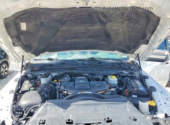 3C6UR5DLXJG398282 2018 RAM 2500 Белый Вид задней части салона