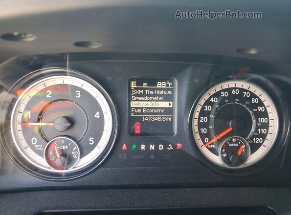 3C6UR5DLXJG398282 2018 RAM 2500 Белый Вид щитка приборов
