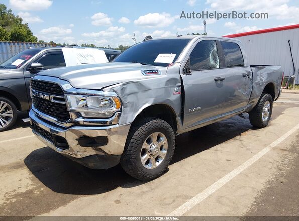 3C6UR5DLXRG233215 2024 RAM 2500 Gray Առջևի ձախ երեք քառորդ տեսարան