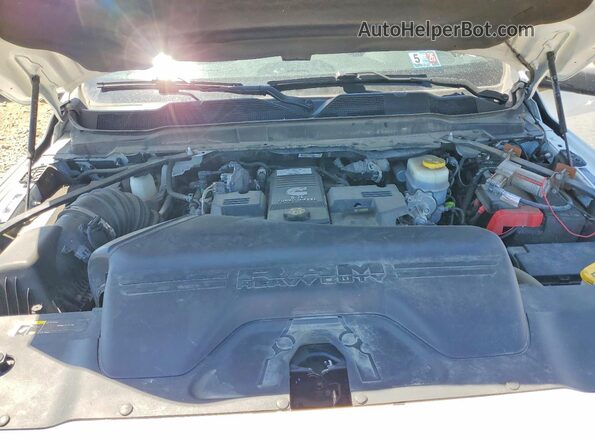 3C6UR5DLXRG236728 2024 RAM 2500 White Вид задньої частини салону