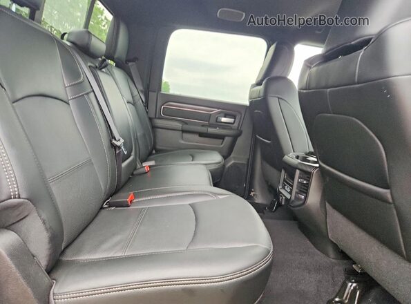 3C6UR5EJ4TG162128 2026 RAM 2500 Gray Rear seats view
