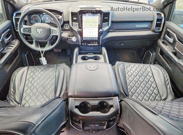 3C6UR5FJ0RG160691 2024 RAM 2500 Black Dashboard view