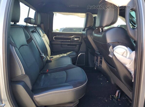 3C6UR5FL1NG147265 2022 RAM 2500 Silver Rear seats view