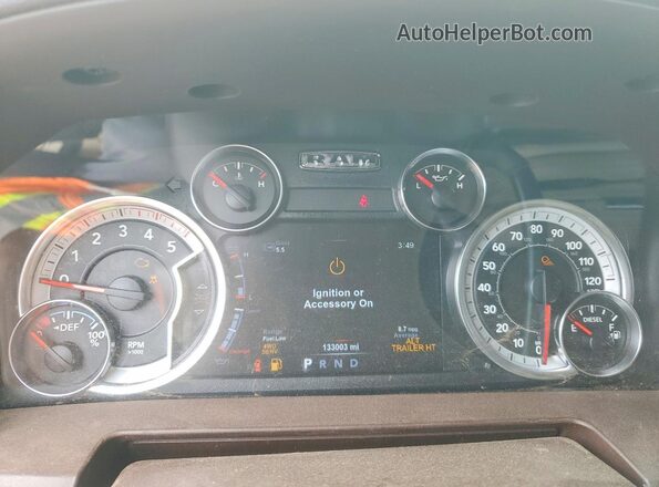 3C6UR5FL2JG109246 2018 RAM 2500 White Вид щитка приладів