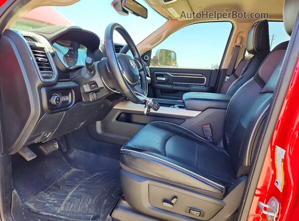 3C6UR5FL8NG228652 2022 RAM 2500 Red Vista interior delantera
