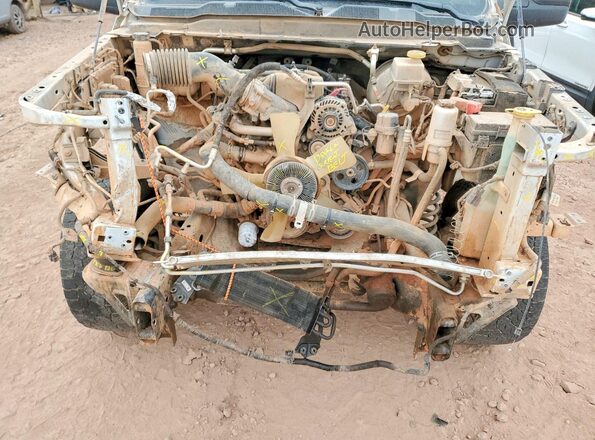 3C6UR5HJ3RG185906 2024 RAM 2500 White Սալոնի հետևի տեսք