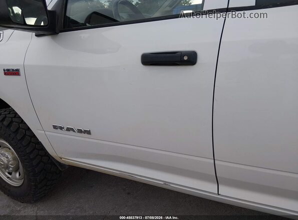 3C6UR5HJ5LG236829 2020 RAM 2500 White ხელსაწყოთა პანელის ხედი
