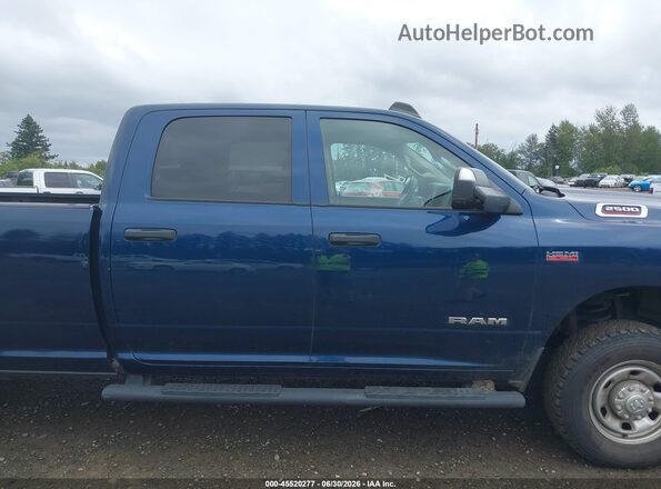 3C6UR5HJ5LG243232 2020 RAM 2500 Синий Вид задней части салона