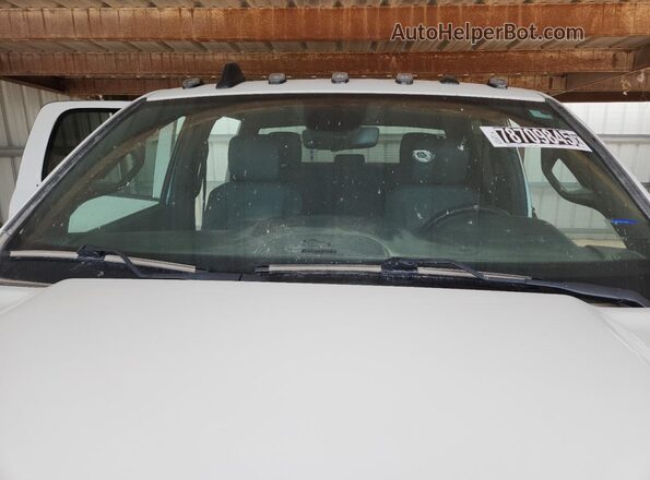 3C6UR5HJ6RG189044 2024 RAM 2500 White VIN კოდის სტიკერის ხედი