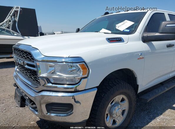 3C6UR5HL8RG305006 2024 RAM 2500 Белый Вид спереди