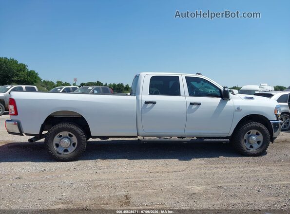 3C6UR5HL8RG305006 2024 RAM 2500 Белый Вид задней части салона