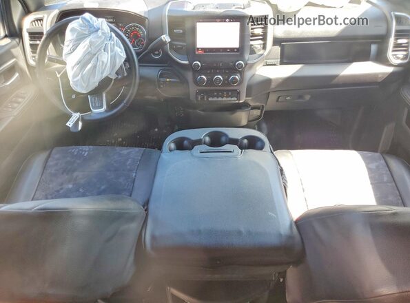 3C6UR5JL9NG255124 2022 RAM 2500 Maroon Vista del salpicadero