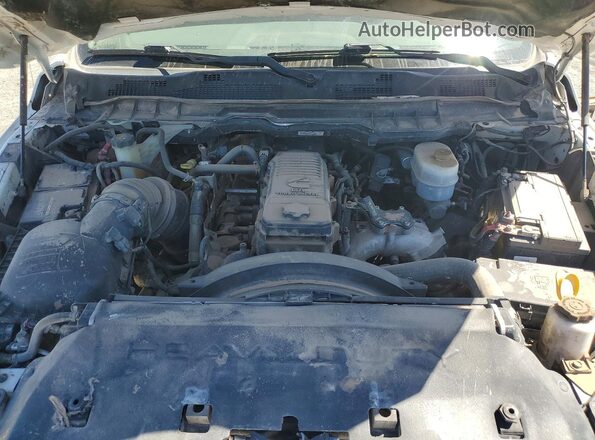 3C6UR5ML6JG257516 2018 RAM 2500 White Սալոնի հետևի տեսք